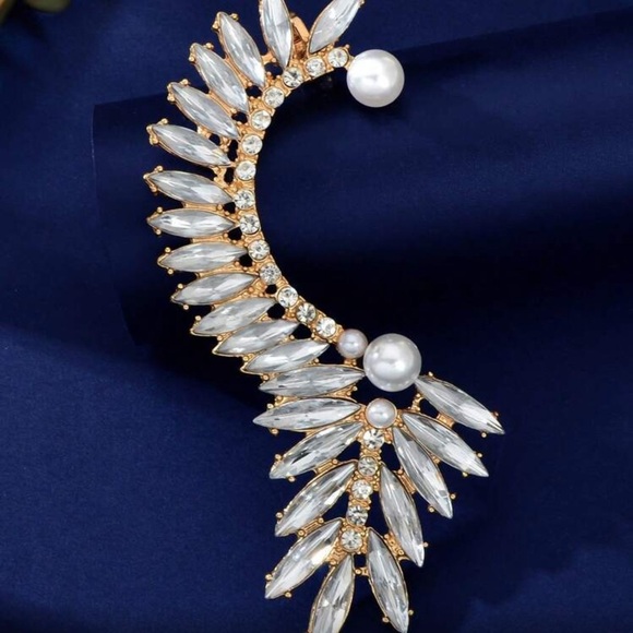 ✨NEW Bridal Elegant gold tone and Pearl Ear Cuff - Picture 2 of 6